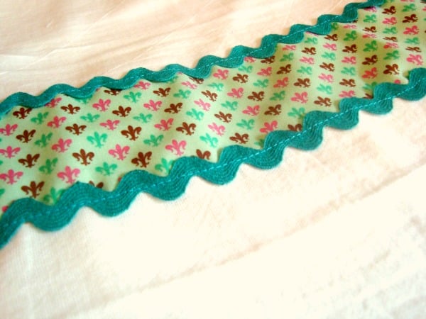 Cutesy up your Kitchen Towels Tutorial 8 cutesy up your kitchen towell tutorial |easy sewing project | patchworkposse