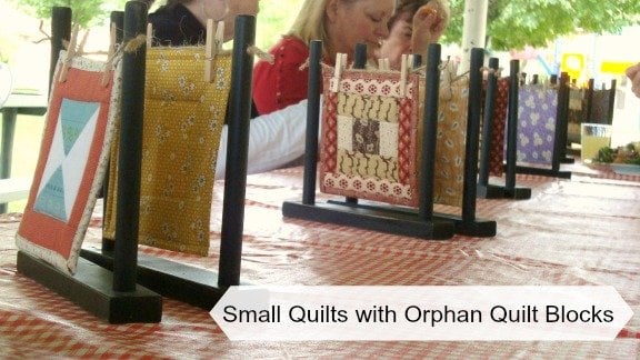 small quilts with orphan quilt blocks / patchworkposse.com #smallquilts
