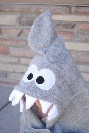 Sharkhoodedtowelpattern