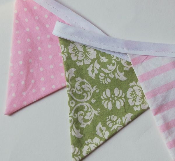 How to Make Fabric Bunting the Fast and Easy Way 1