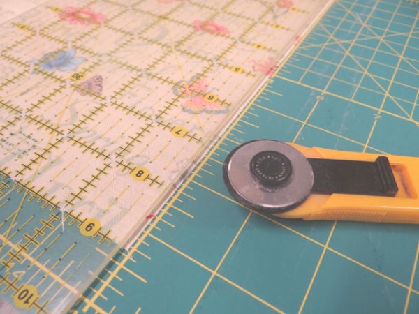 How to Make a Quilt Sleeve 4 cut the fabric for the quilt sleeve