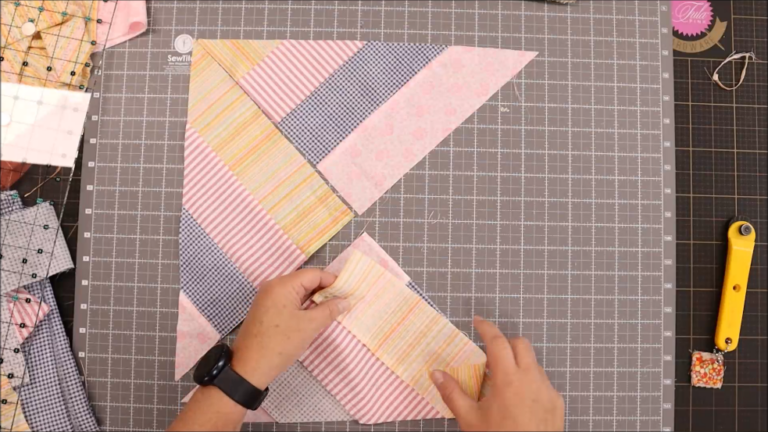 Spining Ribbon Spinning Ribbons Quilt: Easy Quilt Pattern Using Scrappy Fabric Strips ...
