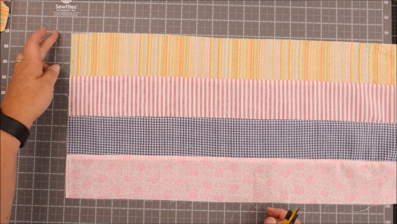 Spinning Ribbons Spinning Ribbons Quilt: Easy Quilt Pattern Using Scrappy Fabric Strips ...
