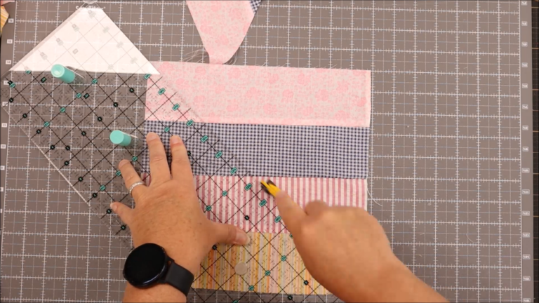 Spinning Ribbons Spinning Ribbons Quilt: Easy Quilt Pattern Using Scrappy Fabric Strips ...