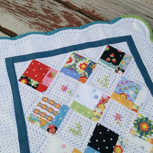 Secret Garden Mini Quilt - Disappearing Quilt Block 4