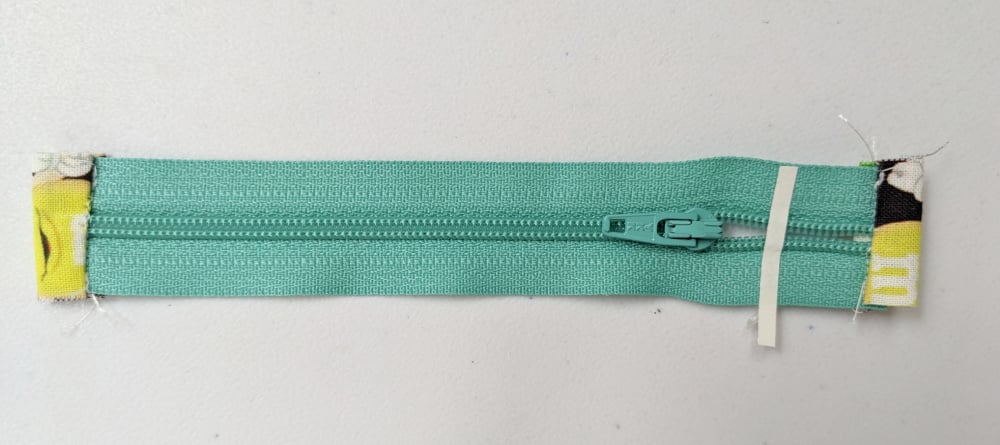 How to Sew a Zipper Pouch with Candy Wrapper 17