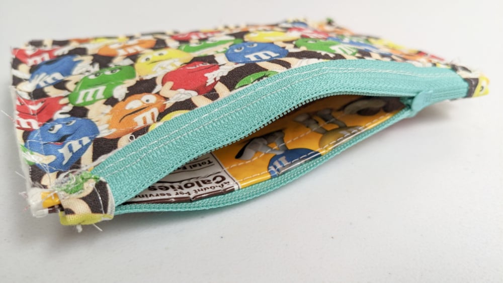 How to Sew a Zipper Pouch with Candy Wrapper 26