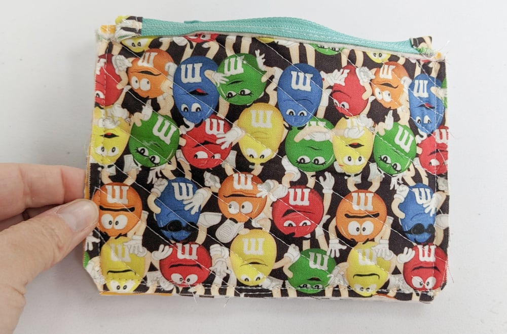 How to Sew a Zipper Pouch with Candy Wrapper 28